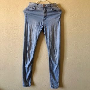 BERSHKA LIGHT WASH JEANS